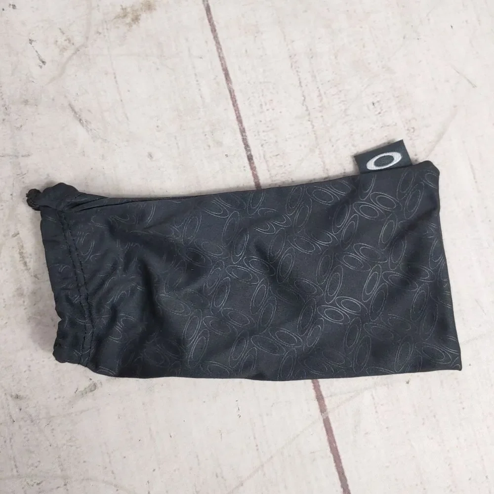 Oakley Vault Unisex Sunglasses Hard Case Soft Pouch Black USED FREE SHIPPING